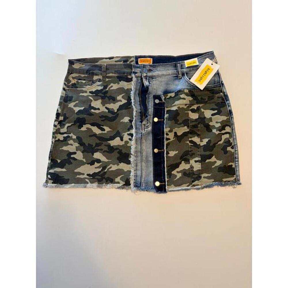 Highlight Two-Tone Camo Mini Skirt (Size 3XL)
